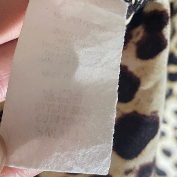 Entro Leopard Print Short Sleeve Top - Picture 4 of 4